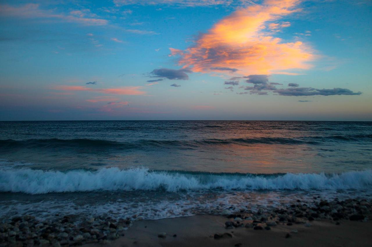 La Palmera. El Amanecer En El Parque Natural Agua Amarga  Bagian luar foto